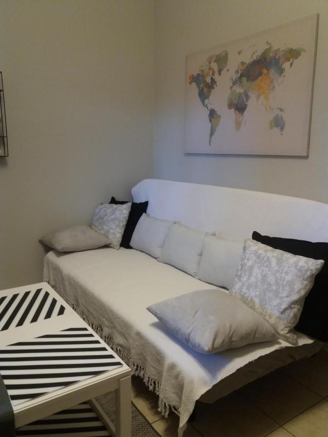 דירות קורופיון Helen'S Welcoming & Cozy Flat מראה חיצוני תמונה