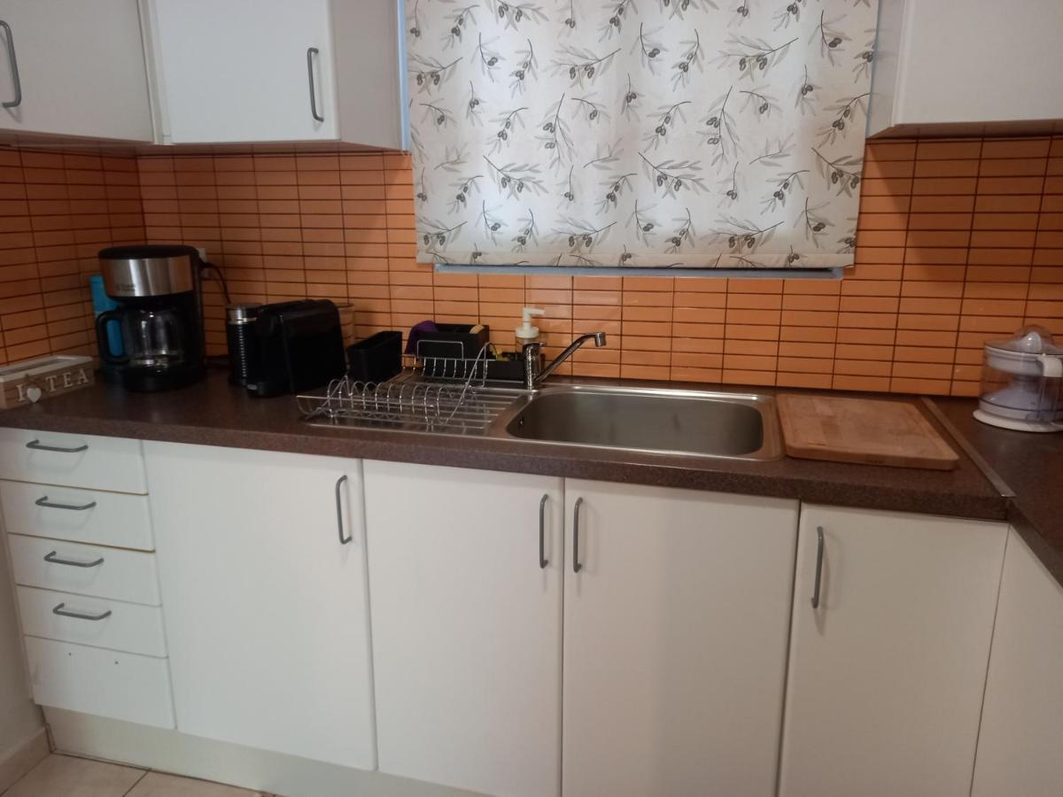 דירות קורופיון Helen'S Welcoming & Cozy Flat מראה חיצוני תמונה